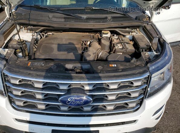 1FM5K8D87HGD88549 2017 FORD EXPLORER White Vista interior trasera