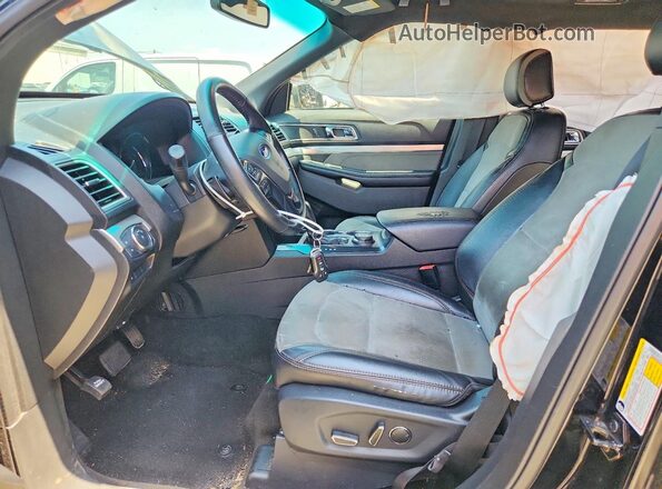 1FM5K8D88HGA40310 2017 FORD EXPLORER Черный Вид салона спереди