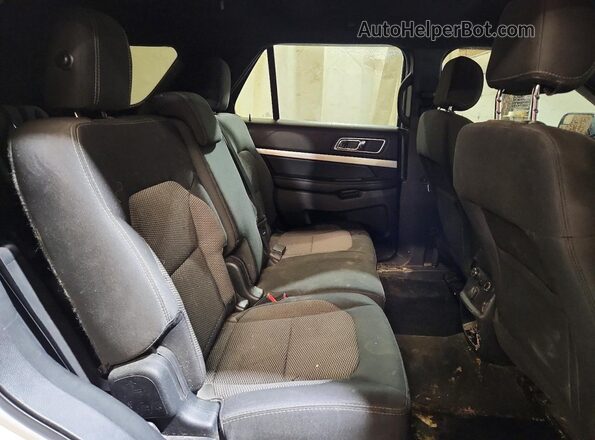 1FM5K8D88HGC81865 2017 FORD EXPLORER Белый Вид задней части салона