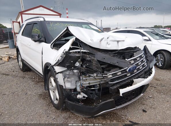 1FM5K8D88HGD44625 2017 FORD EXPLORER White Widok z przodu