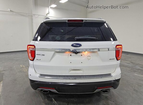 1FM5K8D88JGA05434 2018 FORD EXPLORER Белый Вид сзади
