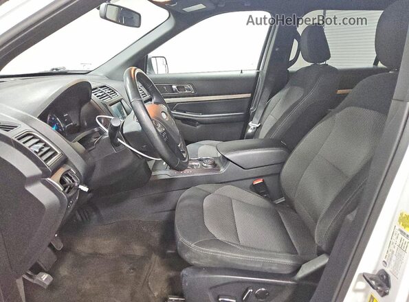 1FM5K8D88JGA05434 2018 FORD EXPLORER Белый Вид салона спереди