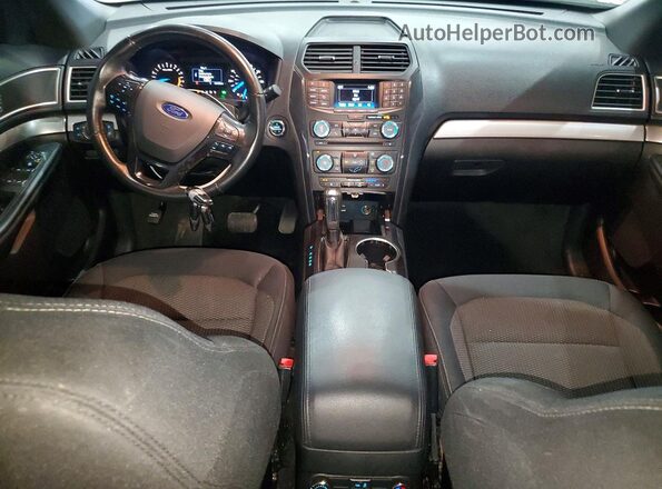 1FM5K8D89HGD38221 2017 FORD EXPLORER Черный Вид панели приборов