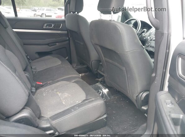 1FM5K8D89JGC82688 2018 FORD EXPLORER Silver Widok naklejki z numerem VIN