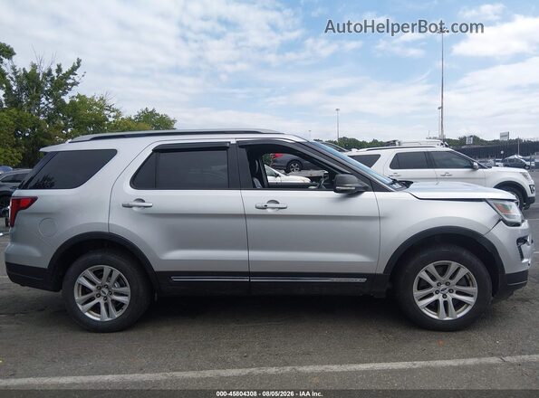 1FM5K8DH1KGA56940 2019 FORD EXPLORER Silver Rear interior view