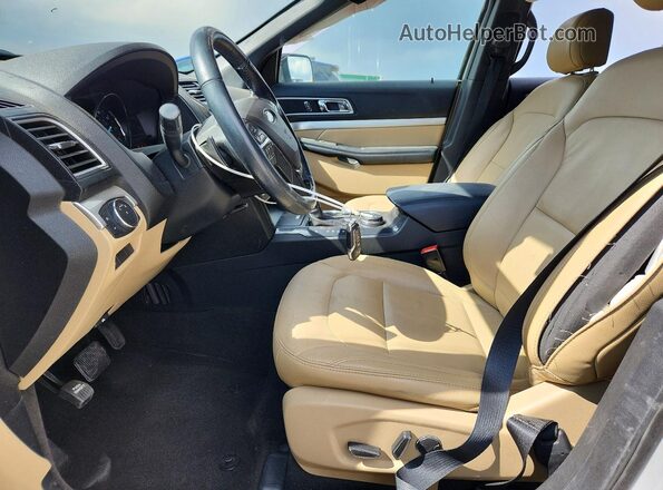 1FM5K8DH3HGD88337 2017 FORD EXPLORER Silver Vista interior delantera