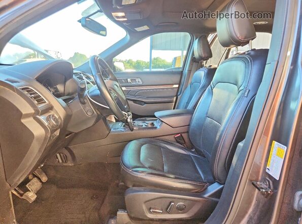 1FM5K8F85JGA26335 2018 FORD EXPLORER Gray Вид салону спереду