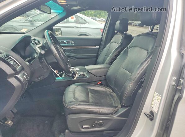 1FM5K8F88HGA25402 2017 FORD EXPLORER Серебряный Вид салона спереди