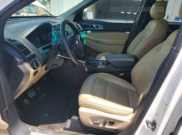 1FM5K8FH2GGC81498 2016 FORD EXPLORER White Front interior view