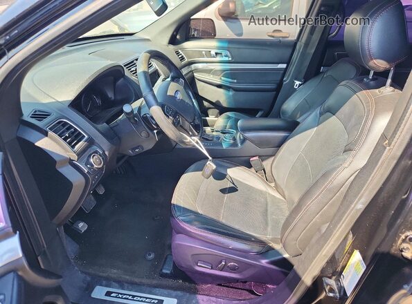 1FM5K8GT2HGC18034 2017 FORD EXPLORER Черный Вид салона спереди