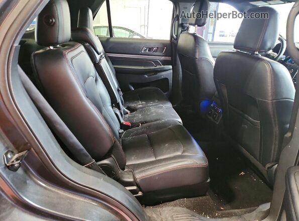 1FM5K8GT4KGA18876 2019 FORD EXPLORER Gray Vista interior trasera
