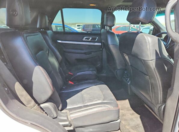 1FM5K8GT5GGA95280 2016 FORD EXPLORER White Vista de los asientos traseros