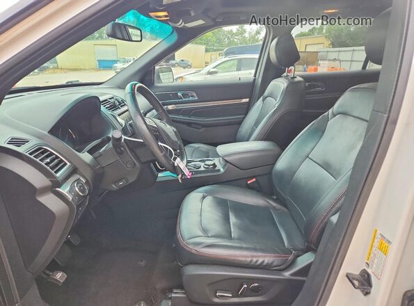1FM5K8GT5GGD09569 2016 FORD EXPLORER White Front interior view