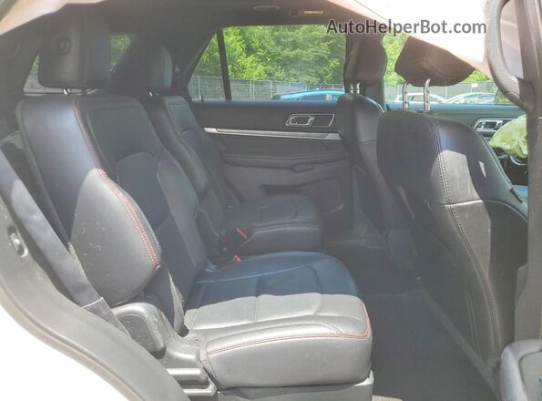1FM5K8GT6HGD51931 2017 FORD EXPLORER White Widok wnętrza z tyłu