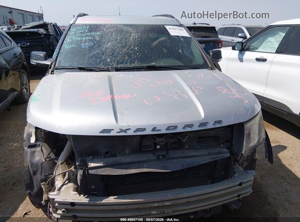1FM5K8GT9JGC05349 2018 FORD EXPLORER Silver Vista interior trasera