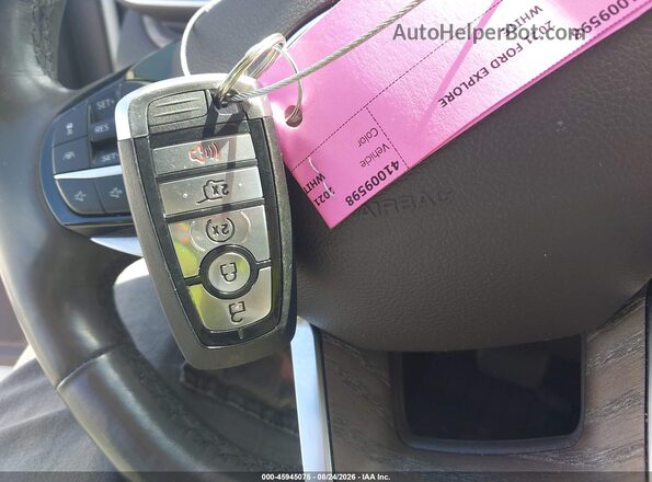 1FM5K8HC6MGA22493 2021 FORD EXPLORER White Vista del salpicadero