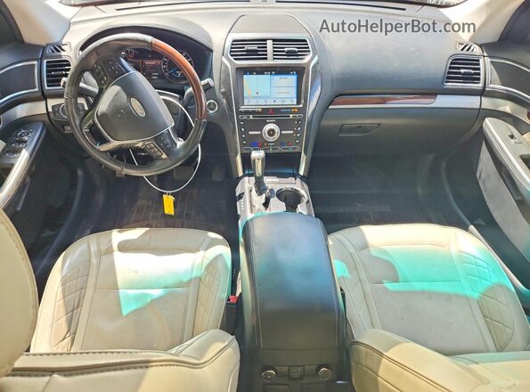 1FM5K8HT0HGA26500 2017 FORD EXPLORER Silver Dashboard view