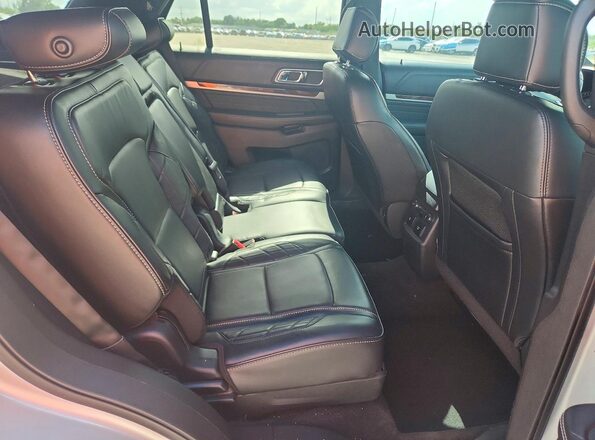 1FM5K8HT1HGA20432 2017 FORD EXPLORER Silver Вид задньої частини салону