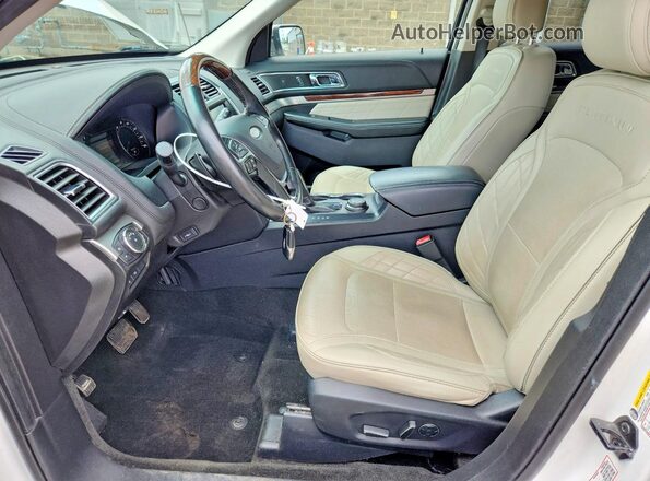 1FM5K8HT4HGC01718 2017 FORD EXPLORER Белый Вид салона спереди