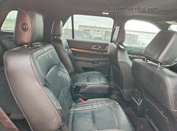1FM5K8HT5JGC87711 2018 FORD EXPLORER Red Widok wnętrza z tyłu