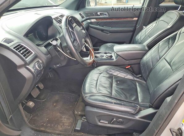 1FM5K8HT6HGD17423 2017 FORD EXPLORER Серебряный Вид салона спереди