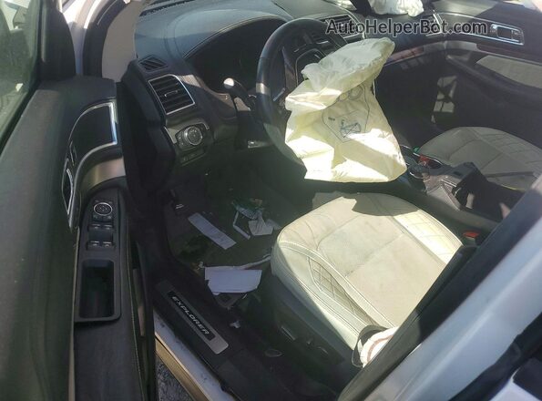 1FM5K8HTXHGE12650 2017 FORD EXPLORER White Vista del salpicadero