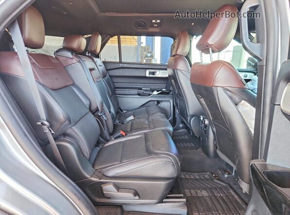 1FM5K8HW0PNA02198 2023 FORD EXPLORER Silver Vista interior trasera