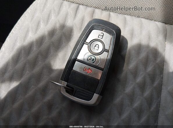 1FMCU0BZ2NUB46425 2022 FORD ESCAPE Silver Widok deski rozdzielczej