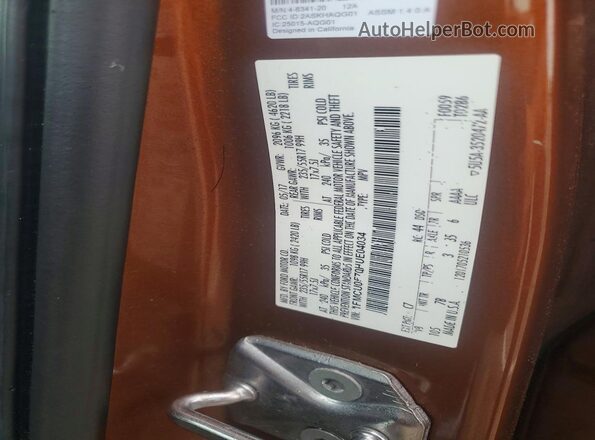 1FMCU0F70HUE04034 2017 FORD ESCAPE Brown Widok naklejki z numerem VIN