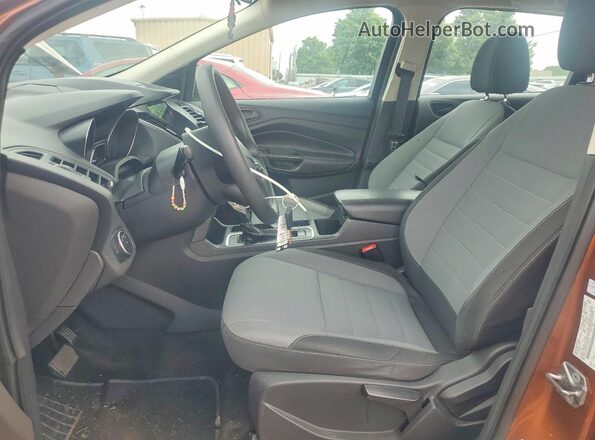 1FMCU0F70HUE04034 2017 FORD ESCAPE Brown Widok wnętrza z przodu