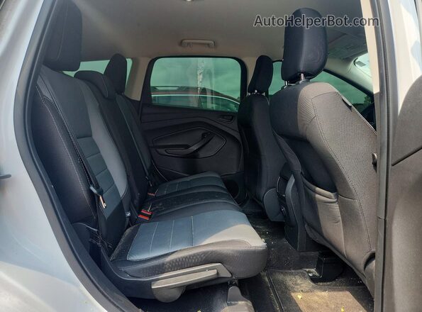 1FMCU0F71JUB46886 2018 FORD ESCAPE White Widok wnętrza z tyłu