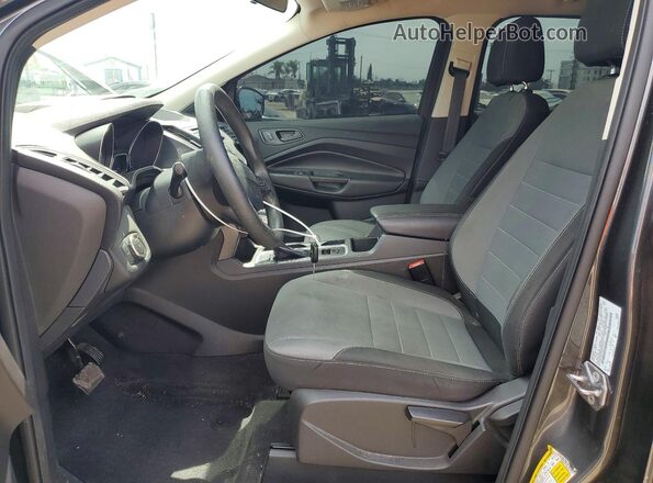 1FMCU0F72HUC67114 2017 FORD ESCAPE Серый Вид салона спереди