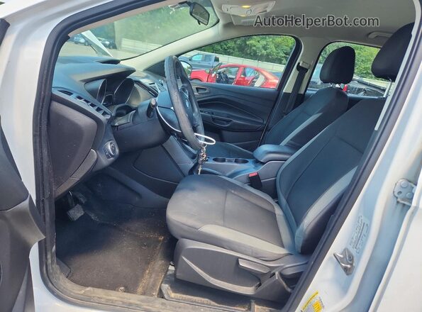 1FMCU0F73GUB69336 2016 FORD ESCAPE Белый Вид салона спереди