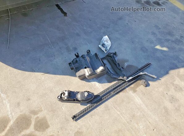 1FMCU0F73HUA11404 2017 FORD ESCAPE Silver VIN կոդի պիտակի տեսք
