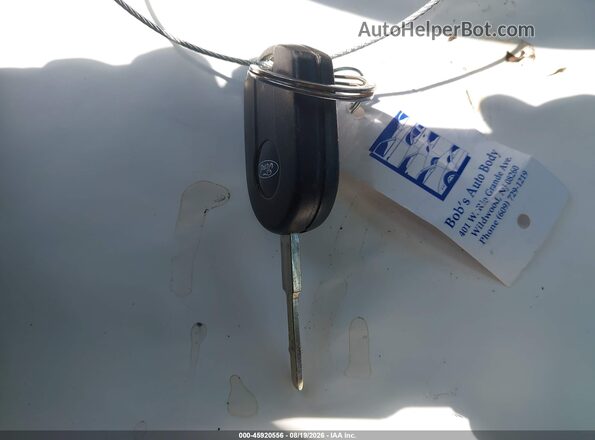 1FMCU0F73HUB12233 2017 FORD ESCAPE White წინა პანელის ხედი