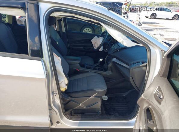 1FMCU0F73HUD72339 2017 FORD ESCAPE Silver წინა სალონის ხედი