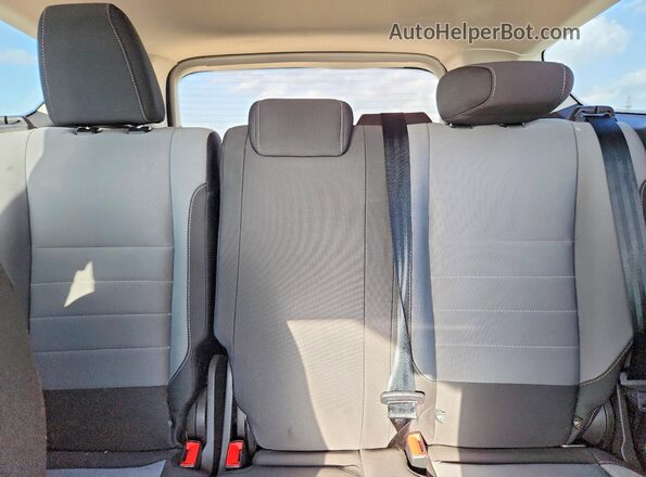 1FMCU0F73KUC52404 2019 FORD ESCAPE Gray Widok tylnych siedzeń