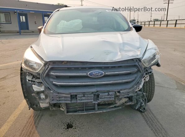 1FMCU0F74HUB44916 2017 FORD ESCAPE White Widok z przodu