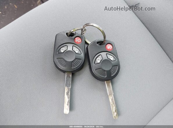 1FMCU0F75JUD31037 2018 FORD ESCAPE White Widok deski rozdzielczej
