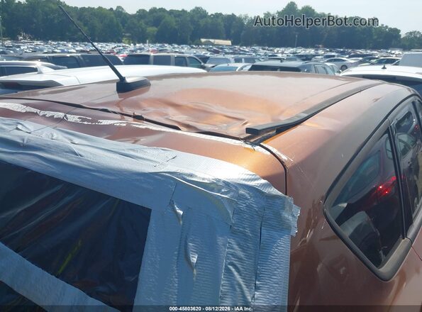 1FMCU0F76HUD16136 2017 FORD ESCAPE Orange Front view