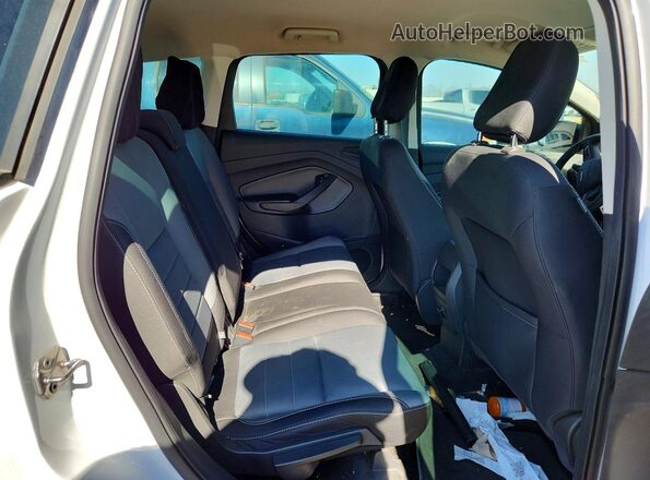 1FMCU0F76KUB86639 2019 FORD ESCAPE White Вид задньої частини салону