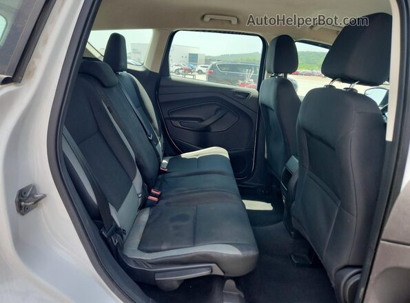 1FMCU0F77GUA52679 2016 FORD ESCAPE White Widok tylnych siedzeń