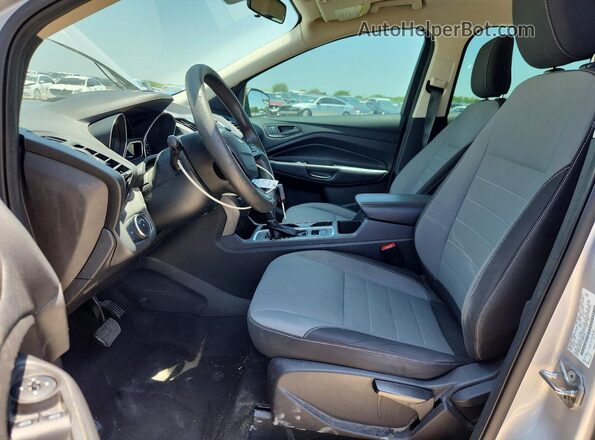 1FMCU0F77JUB83179 2018 FORD ESCAPE Серебряный Вид салона спереди