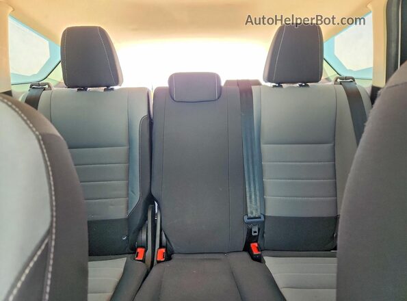 1FMCU0F77JUB83179 2018 FORD ESCAPE Серебряный Вид задних сидений