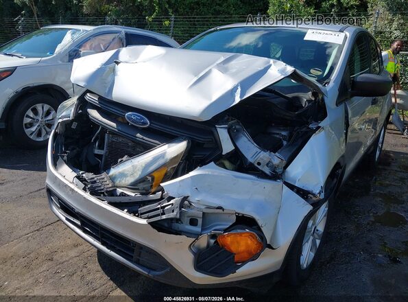 1FMCU0F77JUC44711 2018 FORD ESCAPE Silver Widok z przodu