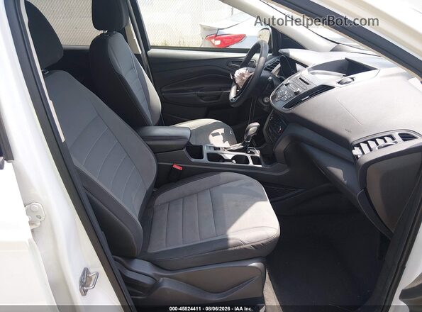 1FMCU0F78HUA25184 2017 FORD ESCAPE White Front interior view