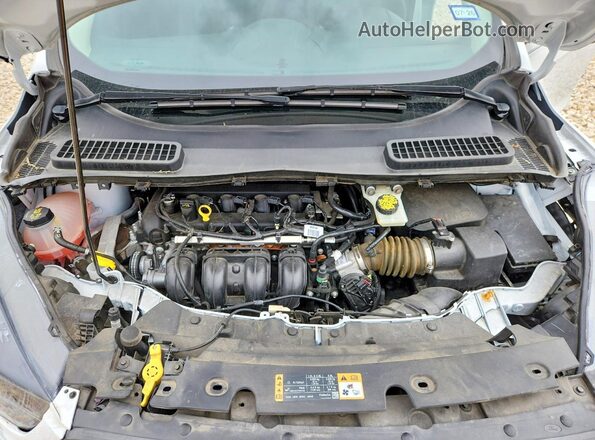 1FMCU0F78KUB26703 2019 FORD ESCAPE White Vista del compartimento del motor