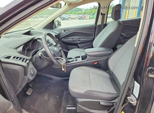 1FMCU0F79JUD04553 2018 FORD ESCAPE Черный Вид салона спереди