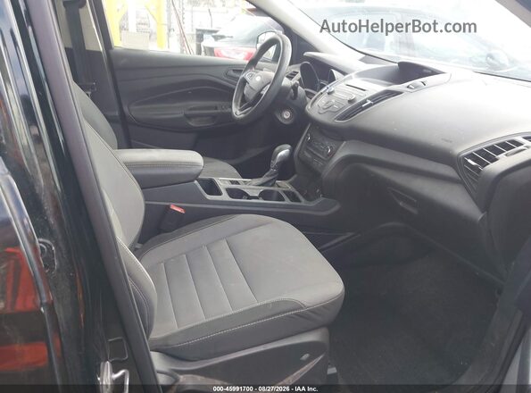 1FMCU0F7XHUB53636 2017 FORD ESCAPE Черный Вид салона спереди