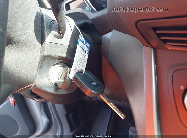 1FMCU0F7XHUC37357 2017 FORD ESCAPE Silver Vista del salpicadero